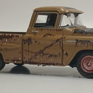  1958 Chevrolet Apache Fleetside Pickup Brown (Rusty) 1:24 DIECAST by Motormax.
