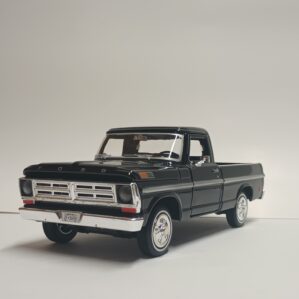 1972 Ford F-100 Pickup Black 1:24 DIECAST by Motormax.
