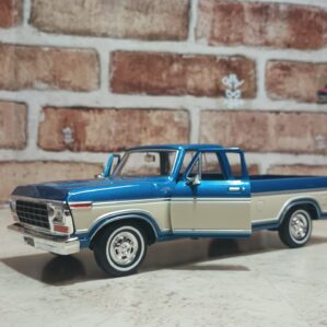 1979 FORD F-150 BLUE&CREAM 1:124 DIECAST BY MOTORMAX