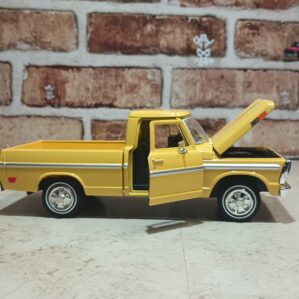 1972 Ford F-100 Pickup YELLOW 1:24 DIECAST by Motormax.