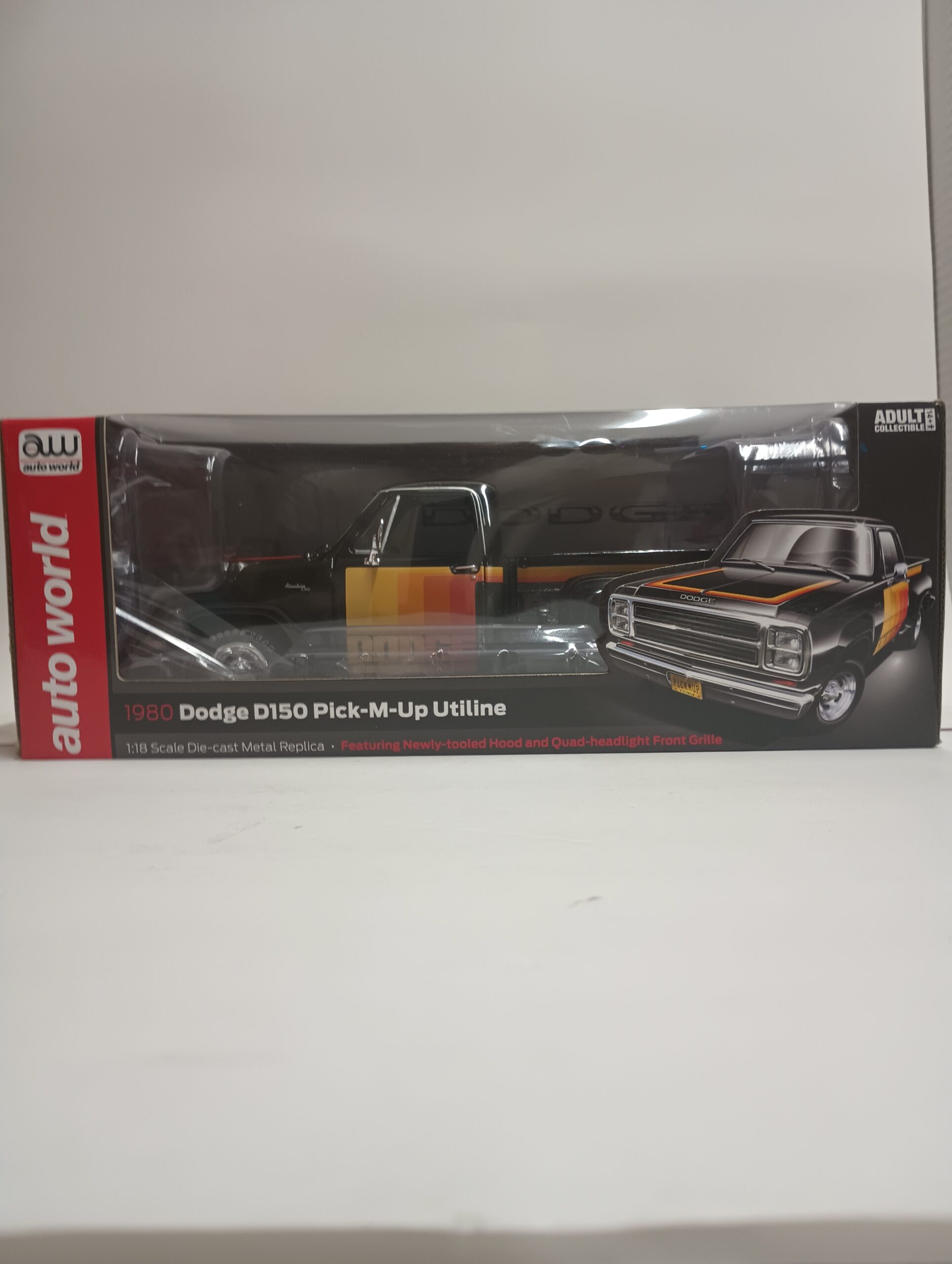 1980 DODGE D150 PICK-M-UP UTILINE 1:18 DIECAST BY AUTO WORLD - Imagen 2