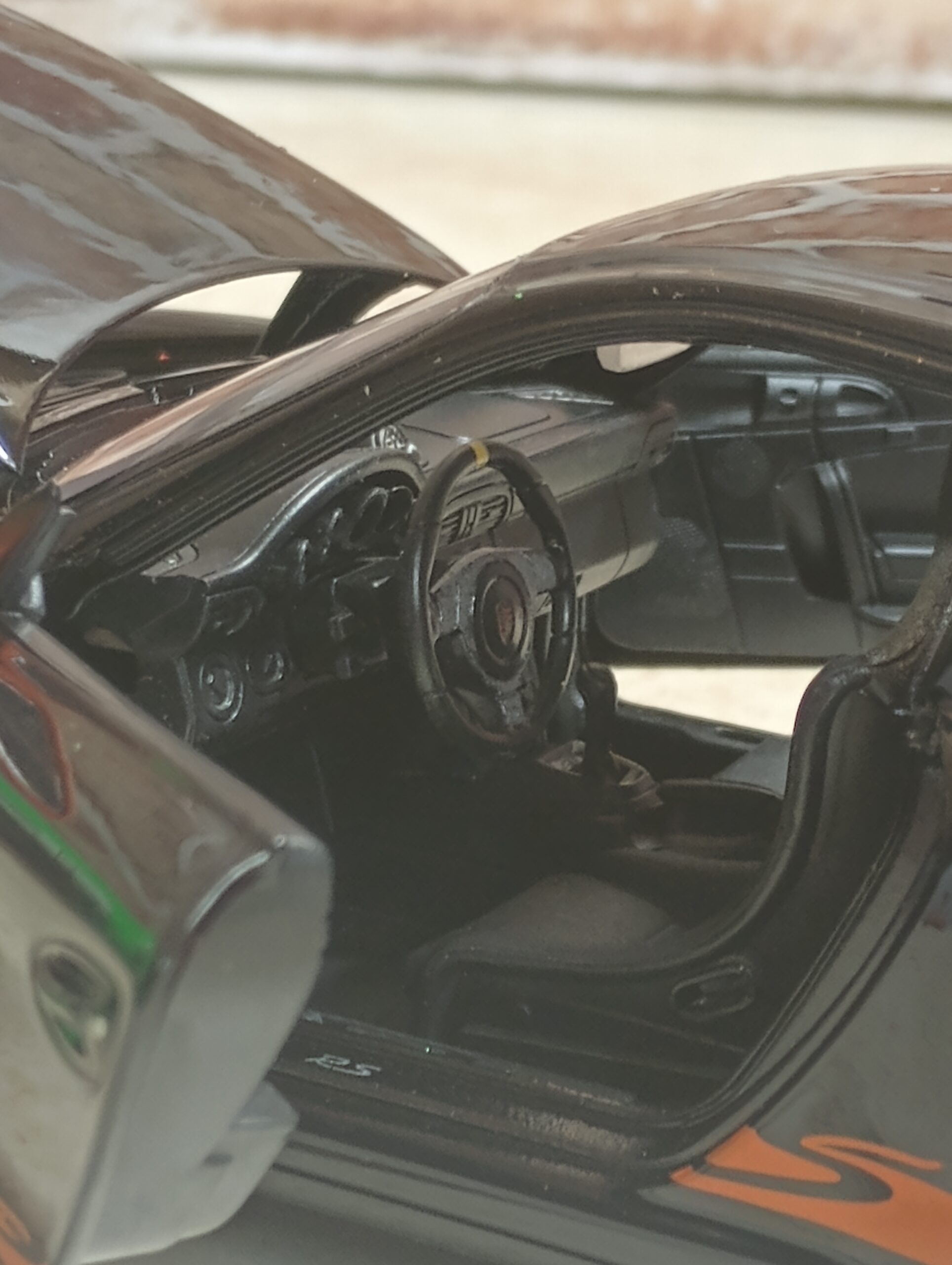 PORSCHE 911 GT3 RS 1:24 DIECAST BY WELLY - Imagen 2