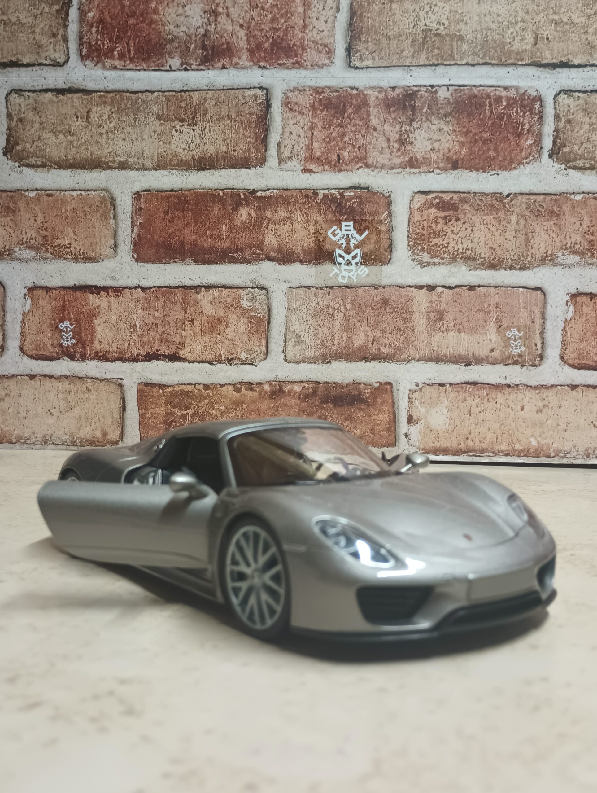 PORSCHE 918 SPYDER 1:24 DIECAST BY WELLY - Imagen 3