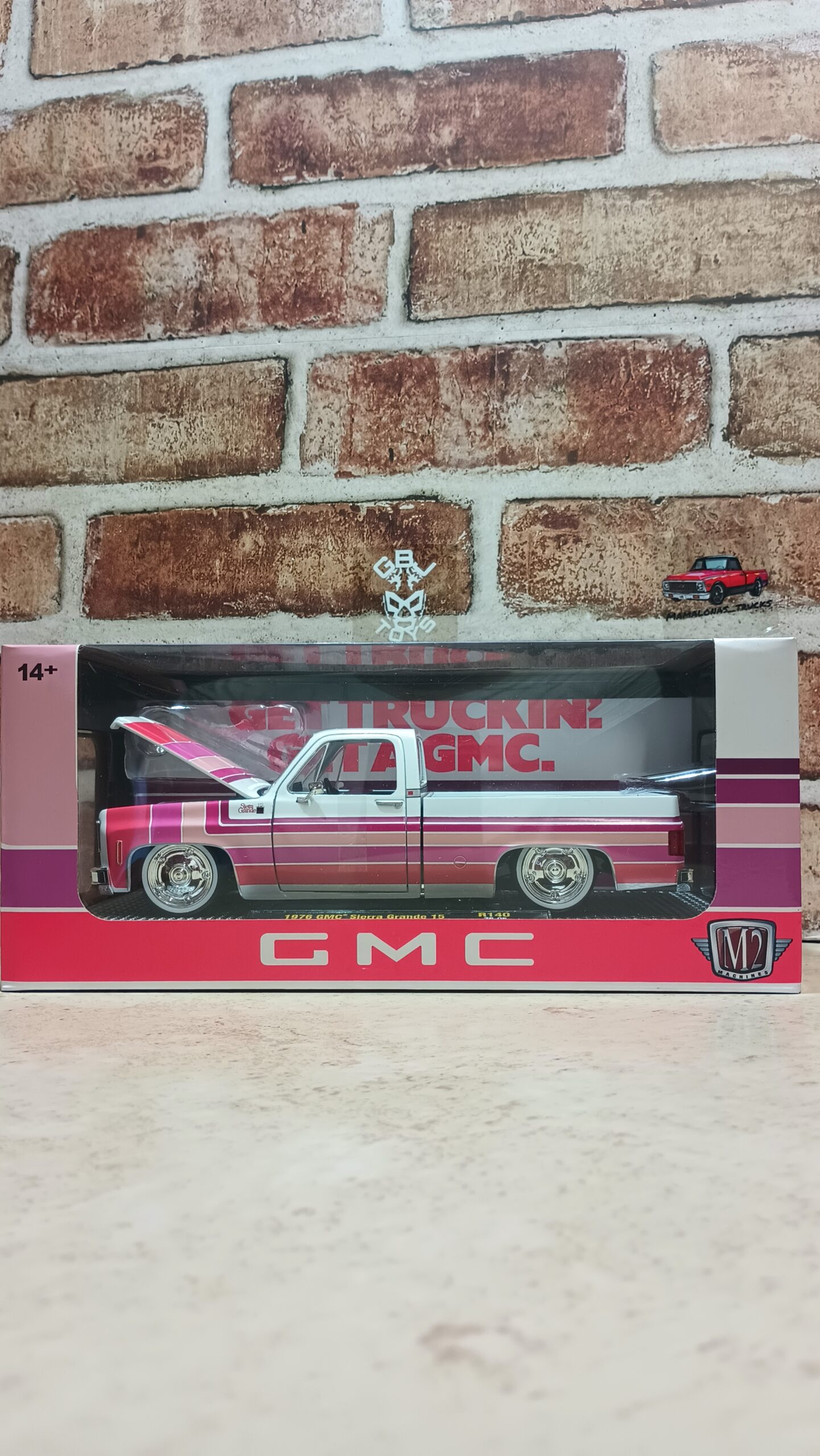 1976 GMC SIERRA GRANDE 15 1:24 DIECAST BY M2Machines