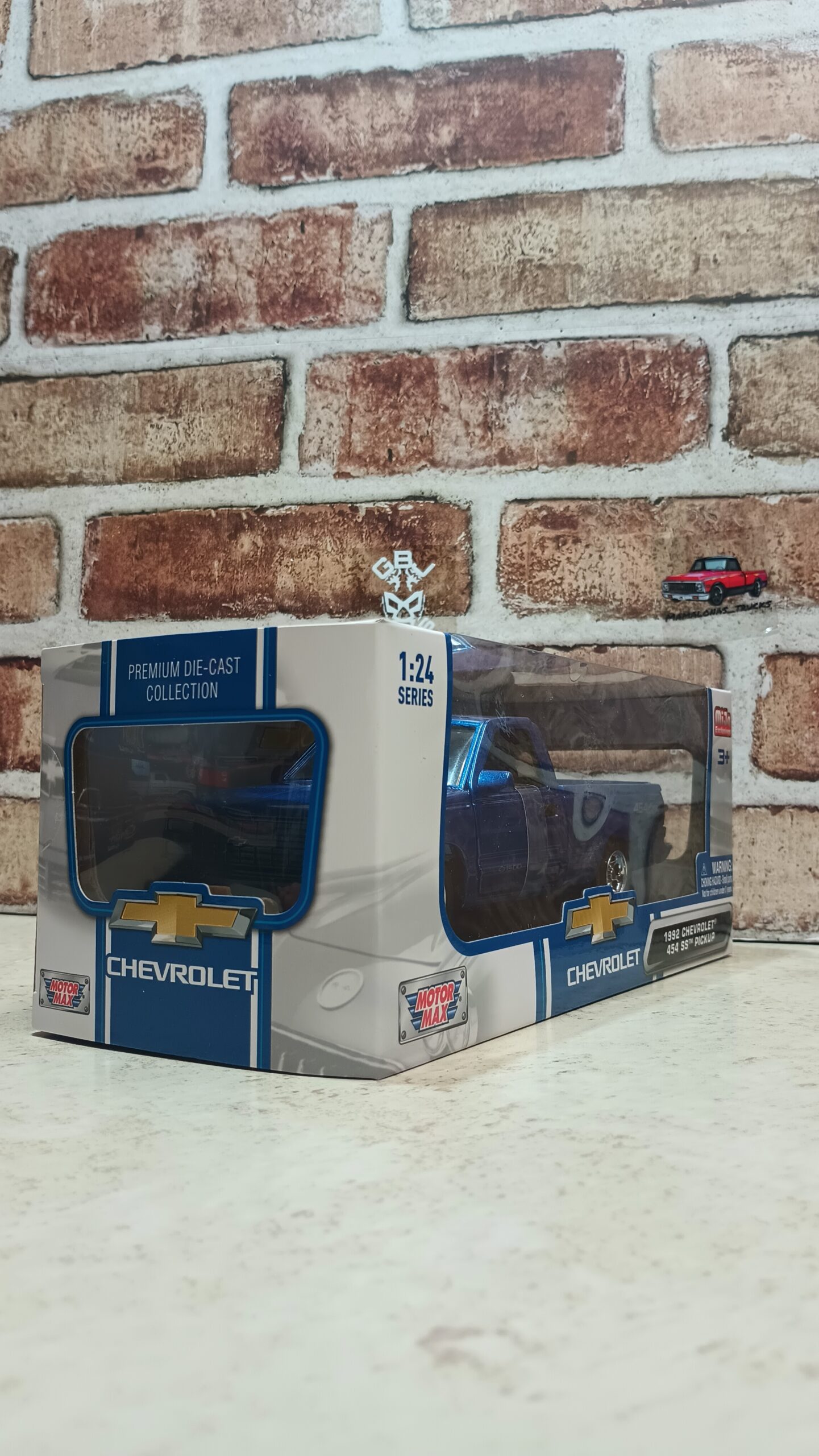 1992 CHEVROLET 454 SS PICKUP 1:24 BY MOTORMAX - Imagen 2