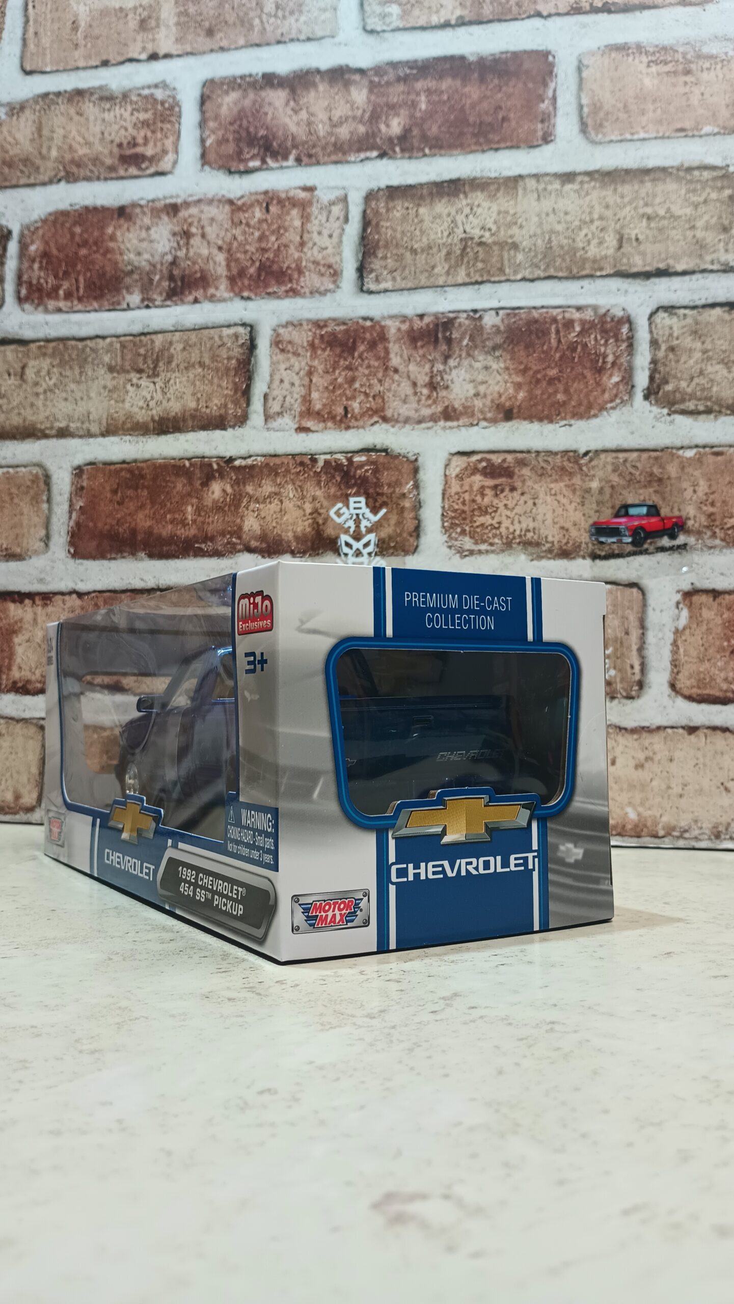 1992 CHEVROLET 454 SS PICKUP 1:24 BY MOTORMAX - Imagen 3