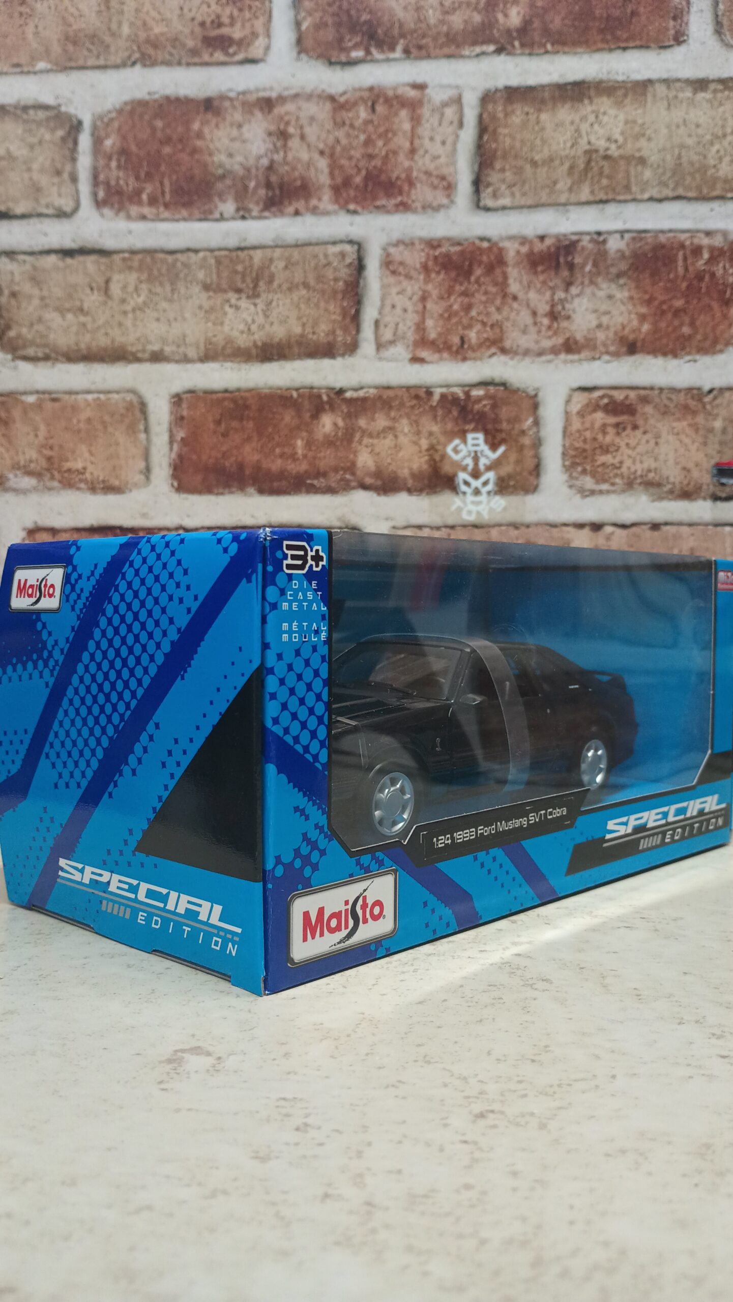 1993 FORD MUSTANG SVT COBRA 1:24 by Maisto - Imagen 2