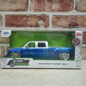 1999 Chevrolet Silverado Dually 1:24 Diecast  by Jada