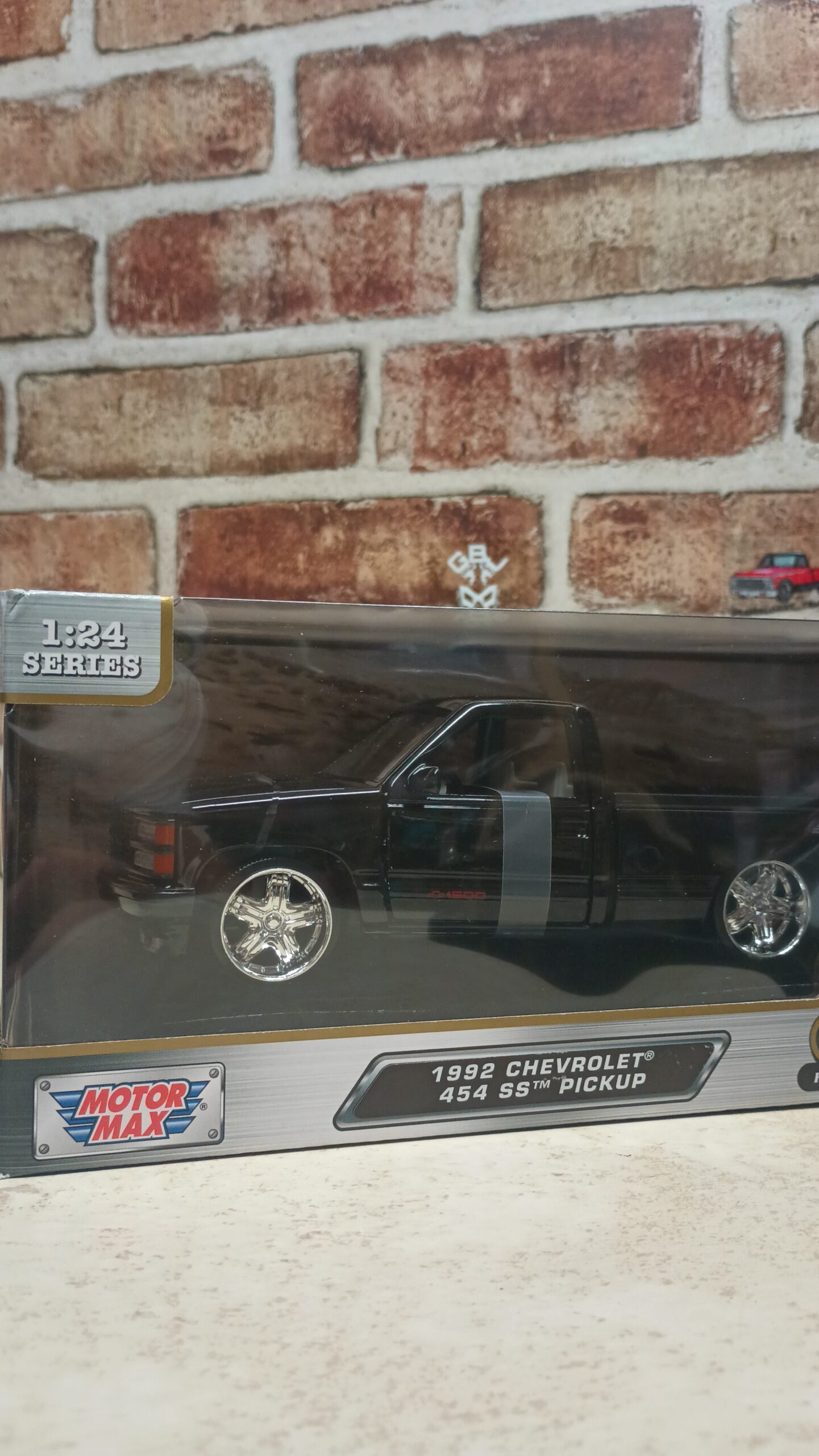 1992 CHEVROLET 454 SS BLACK / WHEELS VERSION1:24 DIECAST by Motormax - Imagen 3