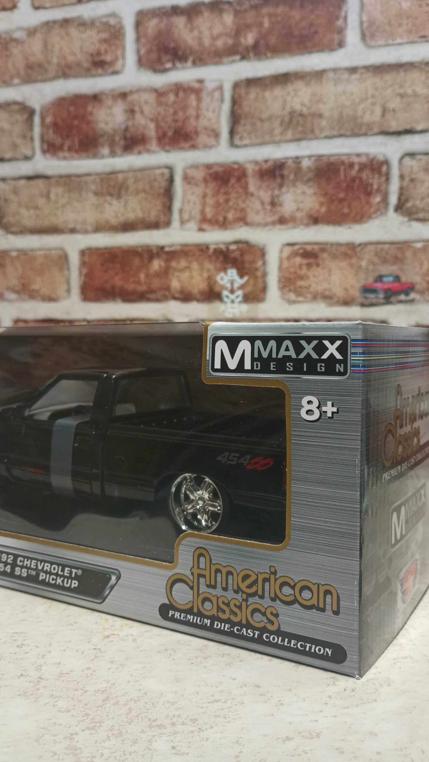 1992 CHEVROLET 454 SS BLACK / WHEELS VERSION1:24 DIECAST by Motormax - Imagen 4