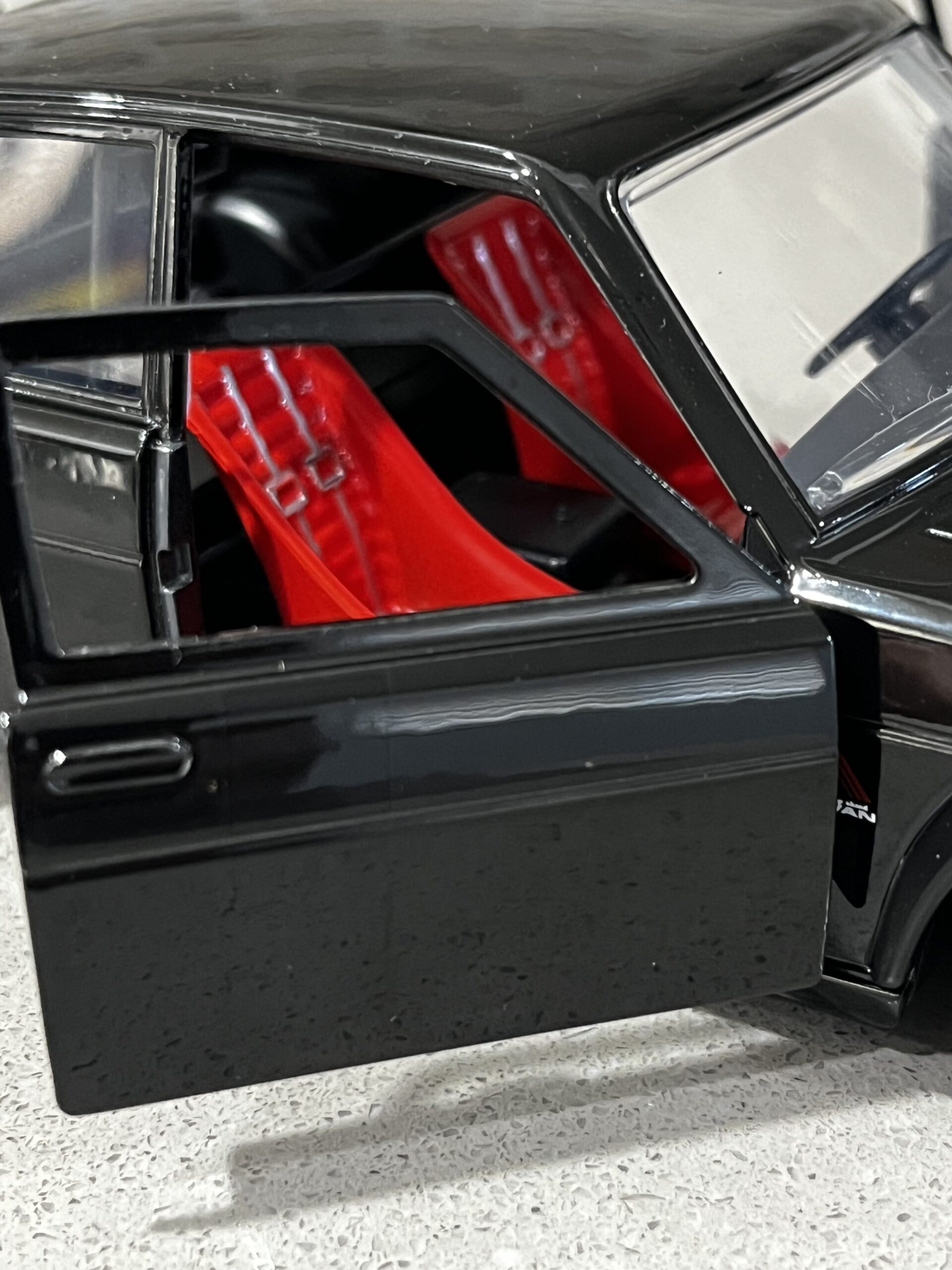 1973 DATSUN 510 (BLACK) JDM 1:24 BY JADA - Imagen 5