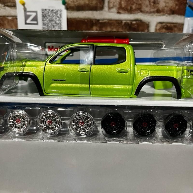 2023 TOYOTA TACOMA TRD PRO 1:27 DIECAST BY MAISTO - Imagen 2