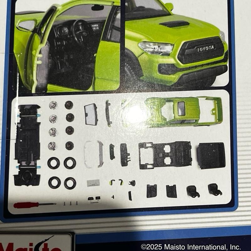 2023 TOYOTA TACOMA TRD PRO 1:27 DIECAST BY MAISTO - Imagen 6