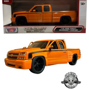 2006 CHEVY SILVERADO CUSTOM 1:25 DIECAST BY MOTORMAX