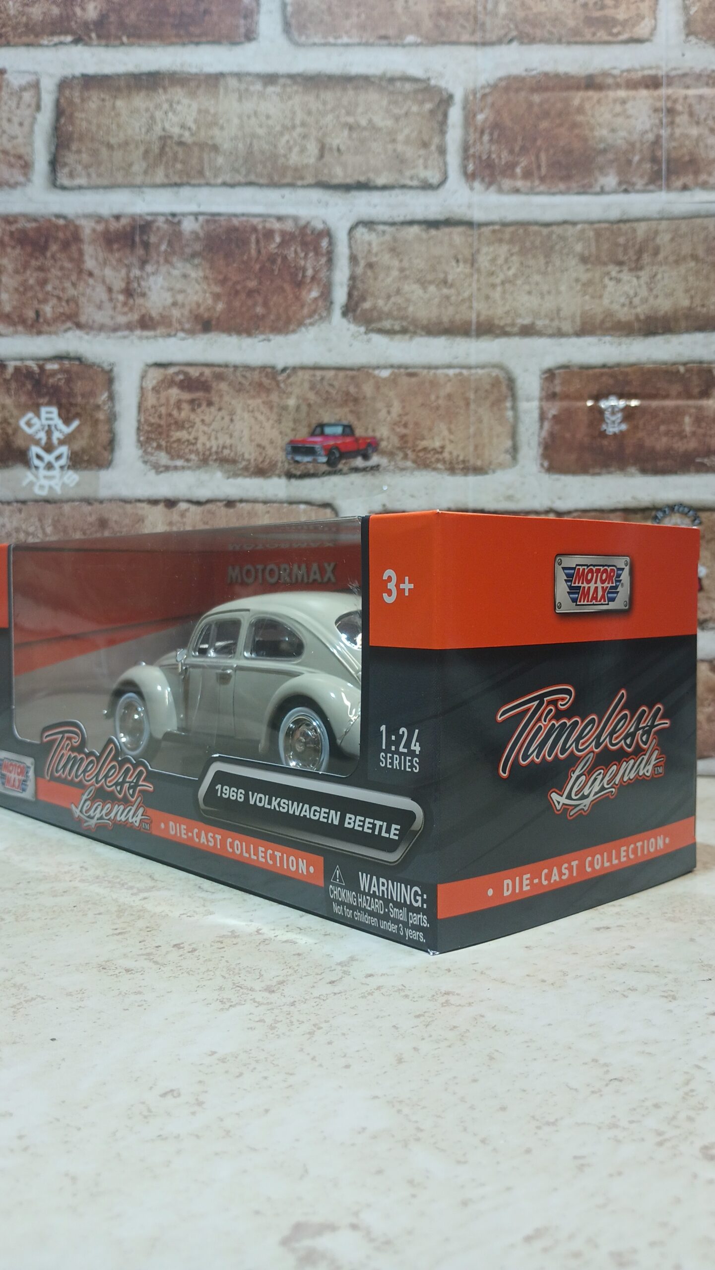 Motormax 1/24 Diecast Car 1966 Volkswagen Beetle - Imagen 2