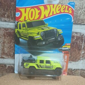 '15 LAND ROVER DEFENDER DOUBLE CAB BY HOT WHEELS