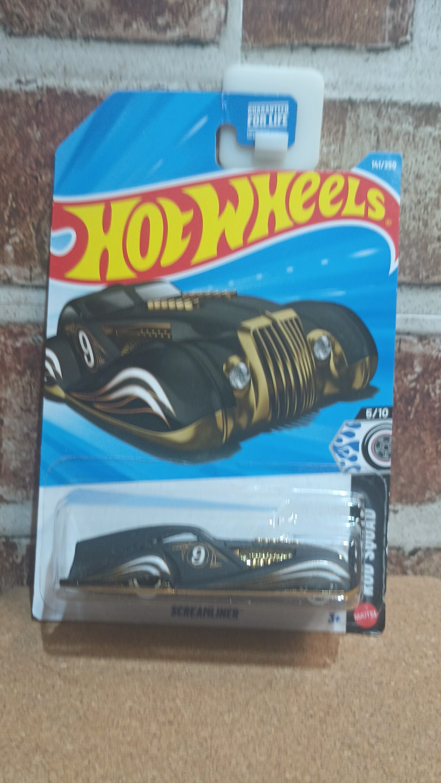 SCREAMLINER BY HOT WHEELS