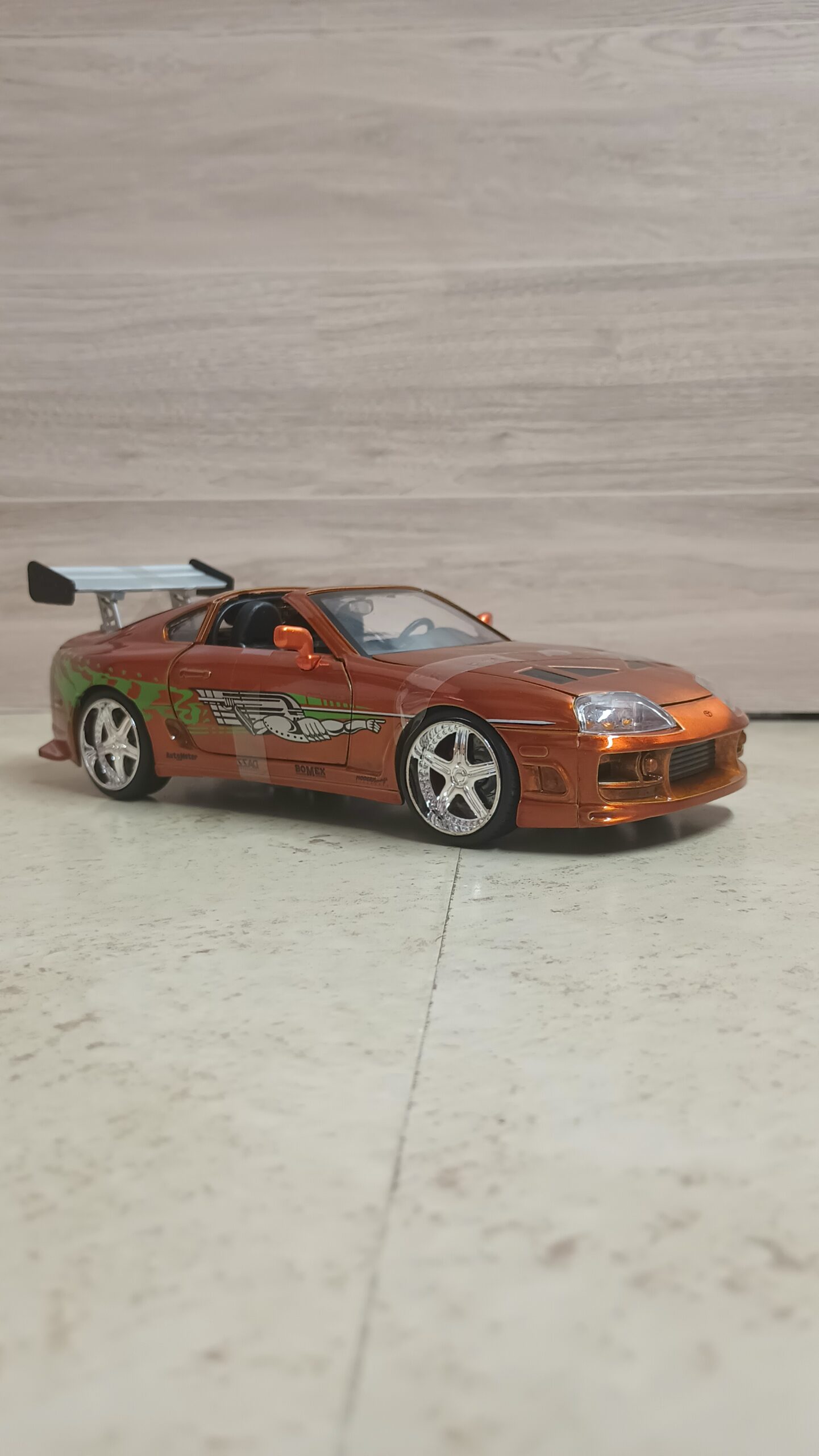 BRIAN'S TOYOTA SUPRA 1:24 DIECAST BY JADA - Imagen 7