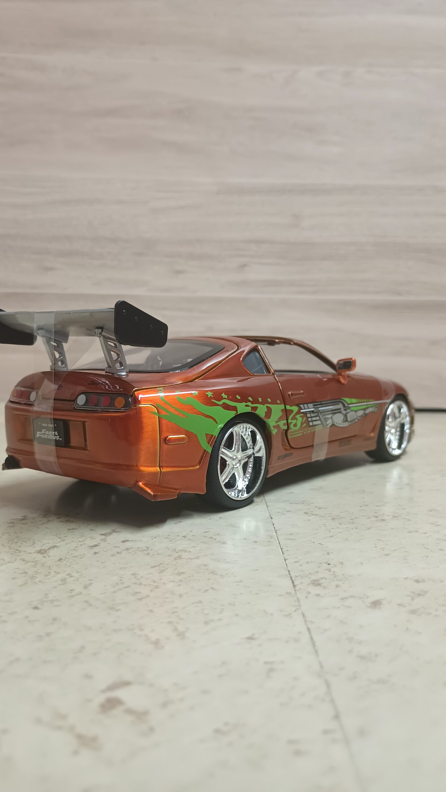 BRIAN'S TOYOTA SUPRA 1:24 DIECAST BY JADA - Imagen 3